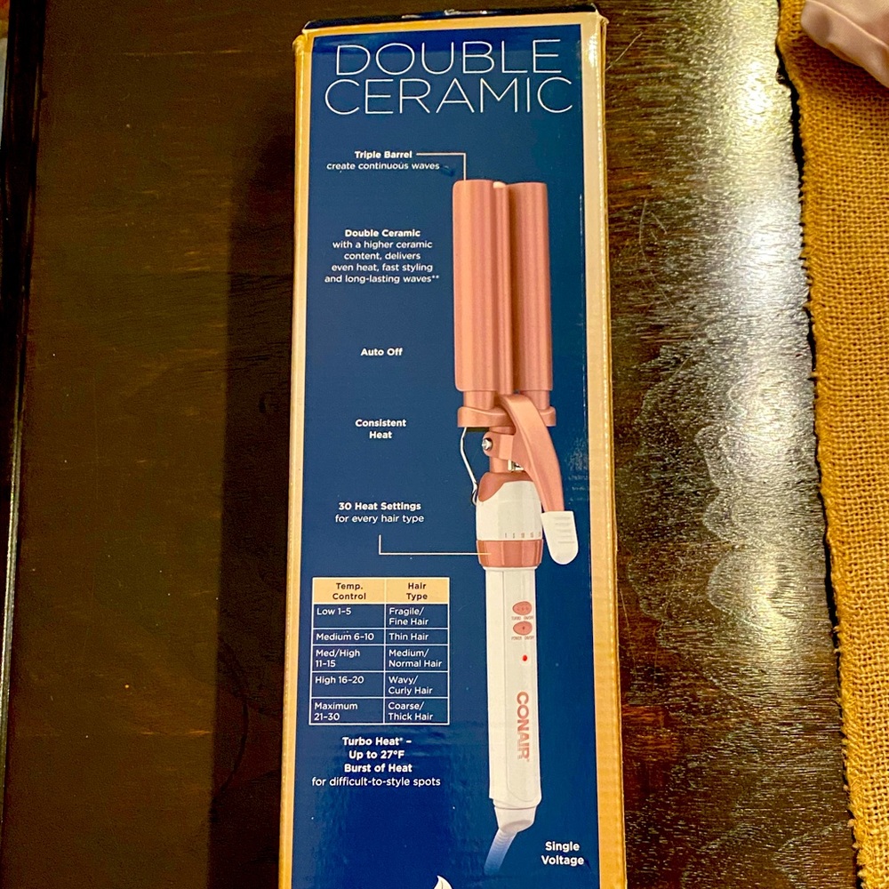 Conair Double Ceramic Triple Barrel Waver Brand New in Box!